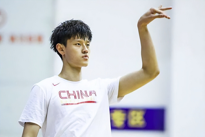 冲刺阶段体能课后，山东泰山完成体检备战NBA常规赛，信心回归，球探报告显示潜力的简单介绍